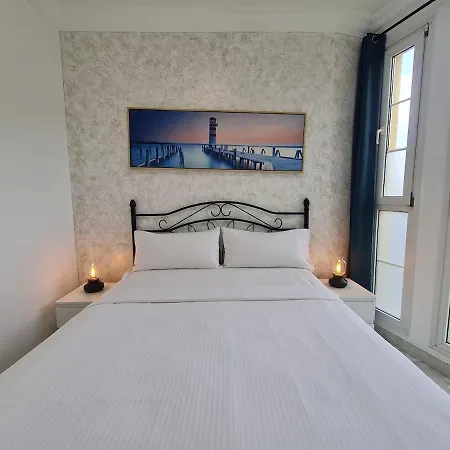 Old Town Cathedral Vv